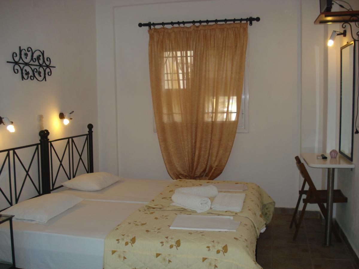 Iron House Apartament *
