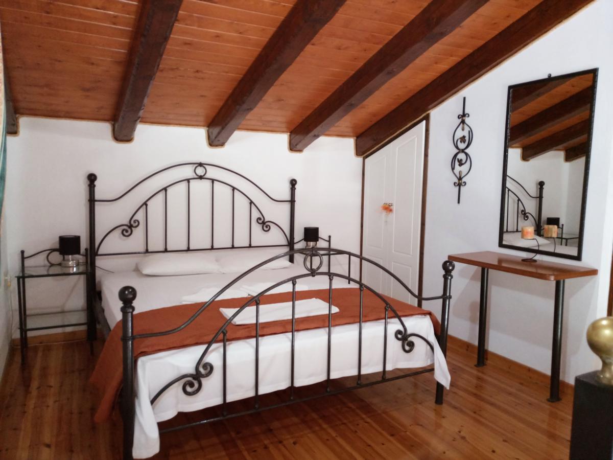 Apartament Iron House